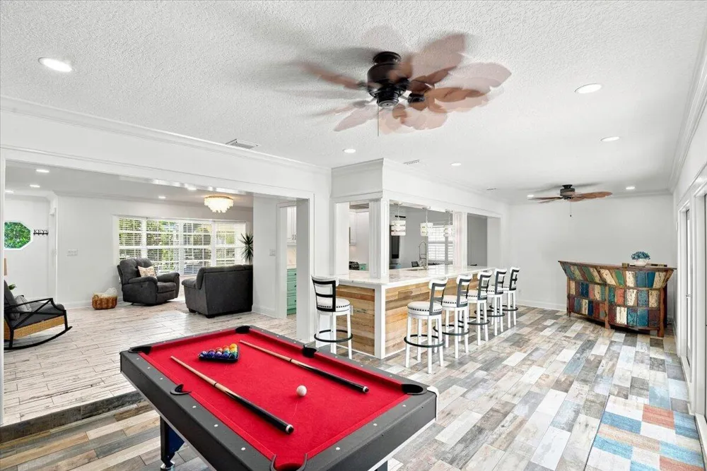 1736 NW 39th Street Oakland Park, FL 33309