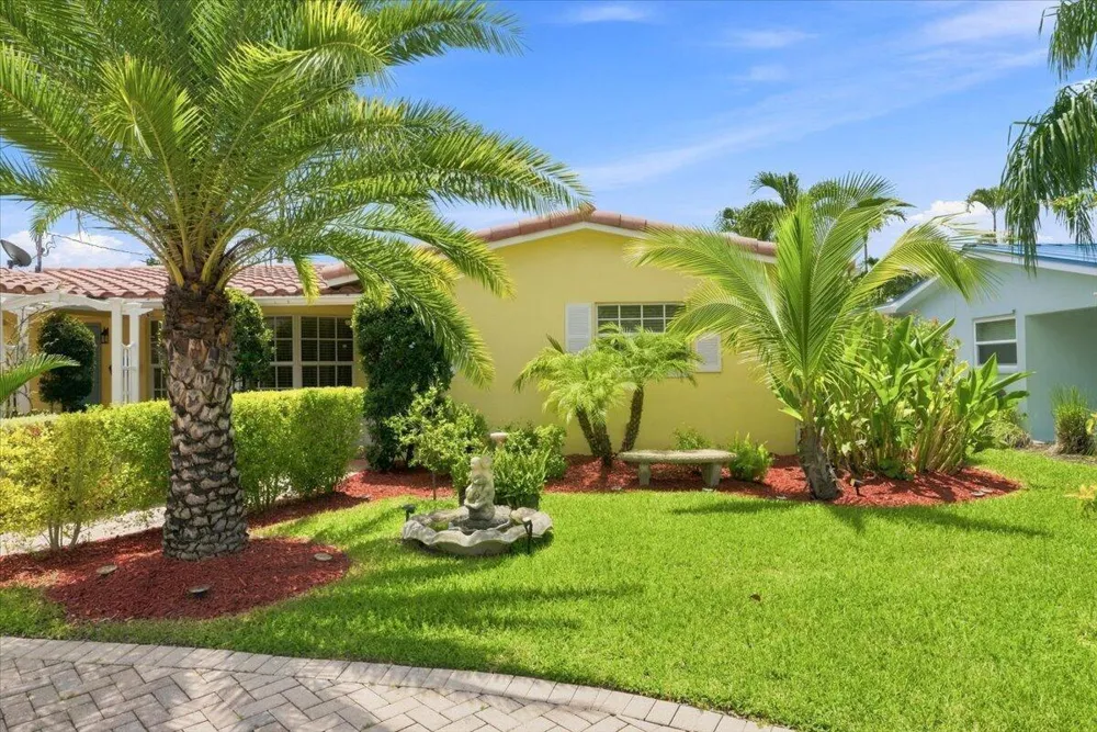 1736 NW 39th Street Oakland Park, FL 33309