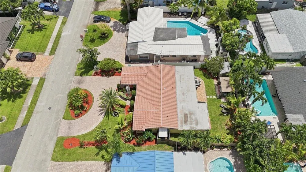 1736 NW 39th Street Oakland Park, FL 33309