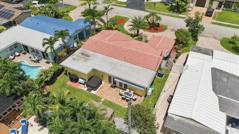 1736 NW 39th Street Oakland Park, FL 33309