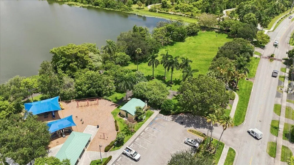 1736 NW 39th Street Oakland Park, FL 33309