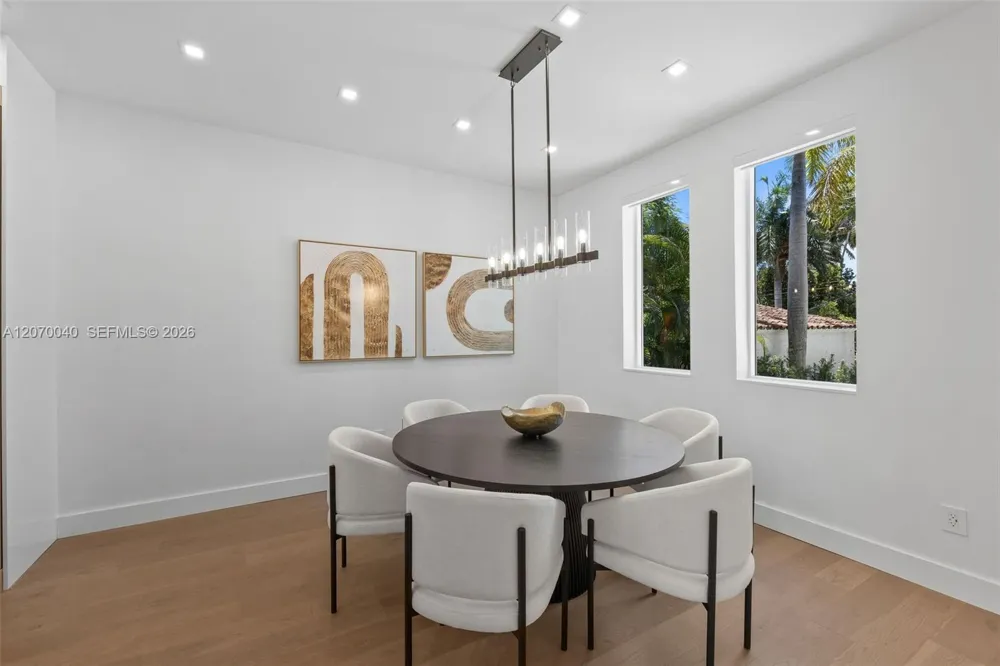 257 Coconut Ln Miami Beach, FL 33139