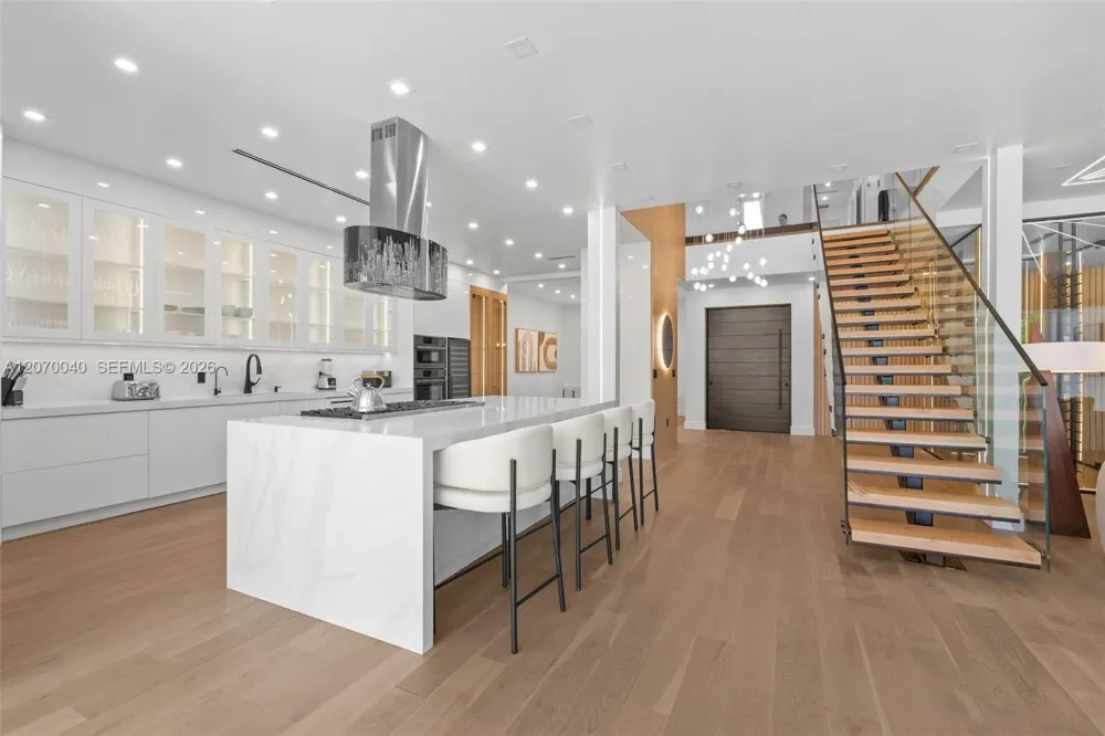 257 Coconut Ln Miami Beach, FL 33139