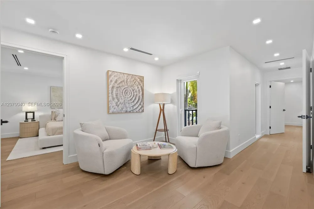 257 Coconut Ln Miami Beach, FL 33139