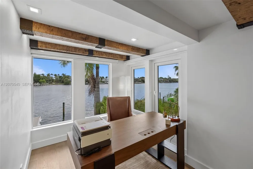 257 Coconut Ln Miami Beach, FL 33139