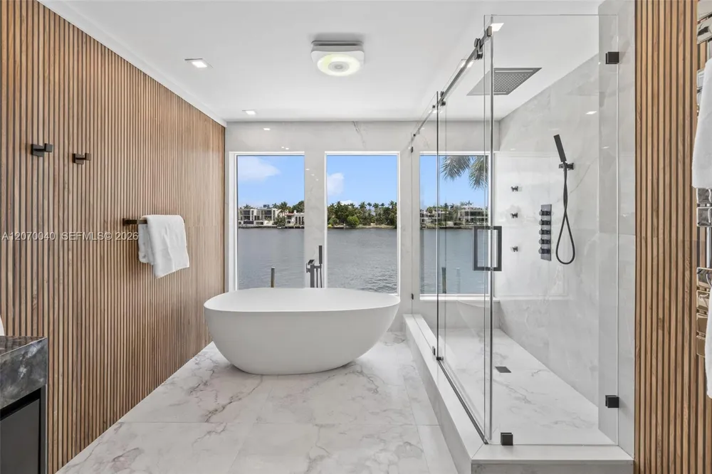 257 Coconut Ln Miami Beach, FL 33139