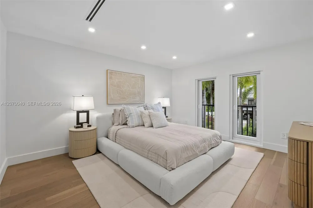 257 Coconut Ln Miami Beach, FL 33139