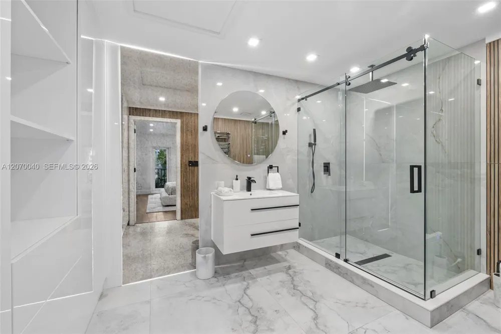 257 Coconut Ln Miami Beach, FL 33139