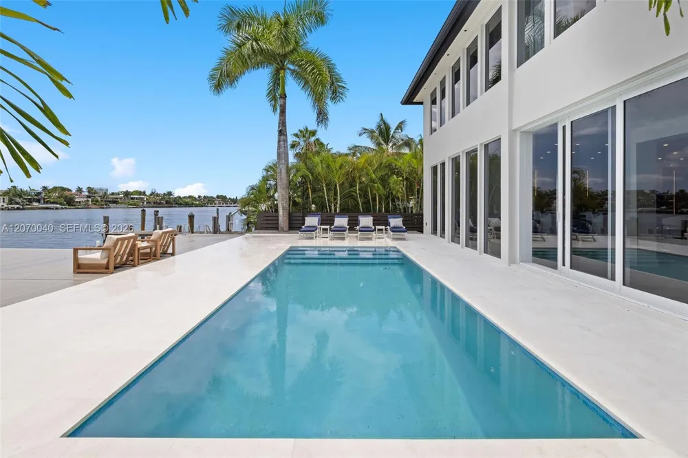 257 Coconut Ln Miami Beach, FL 33139