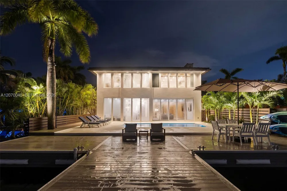 257 Coconut Ln Miami Beach, FL 33139