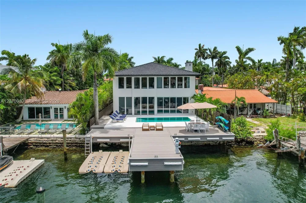 257 Coconut Ln Miami Beach, FL 33139
