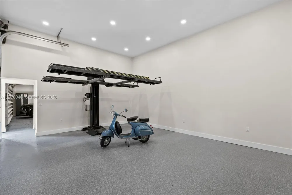 257 Coconut Ln Miami Beach, FL 33139
