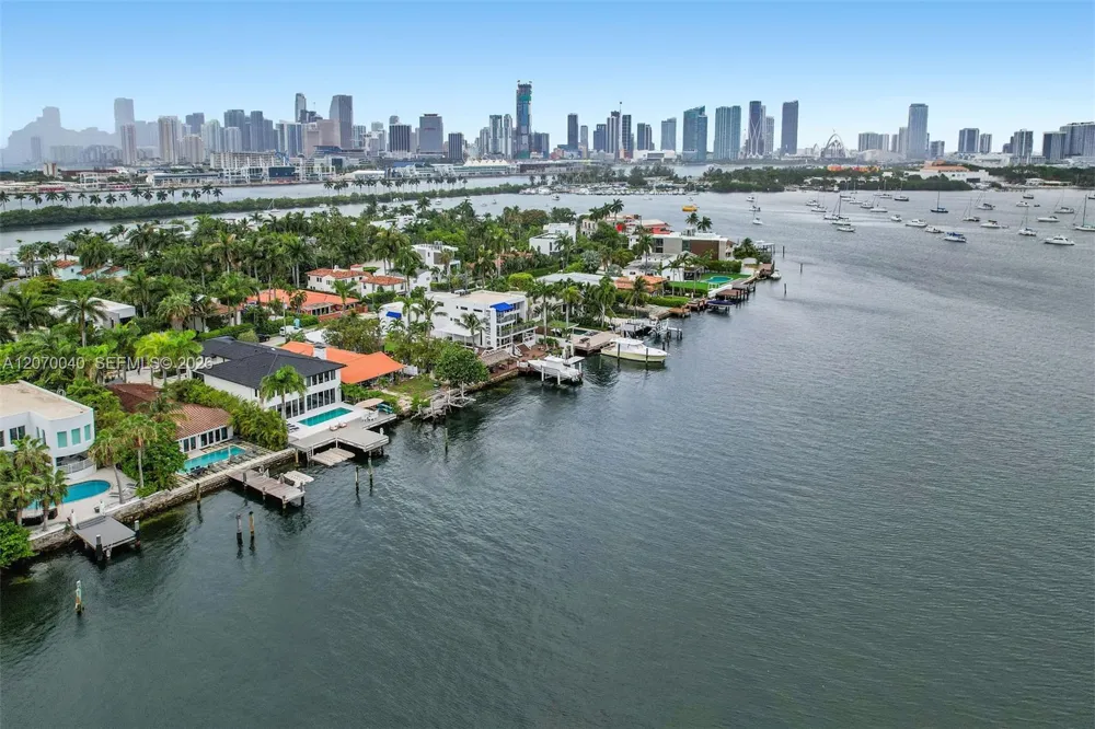 257 Coconut Ln Miami Beach, FL 33139