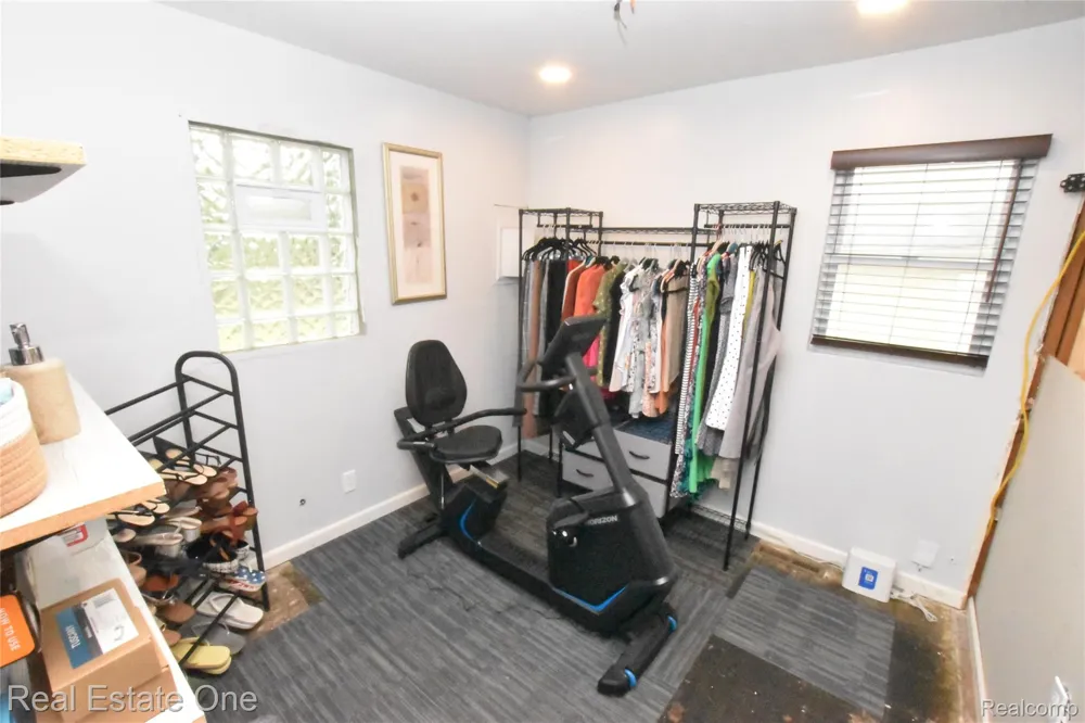 763 S Winding Drive Waterford Charter Township, MI 48328