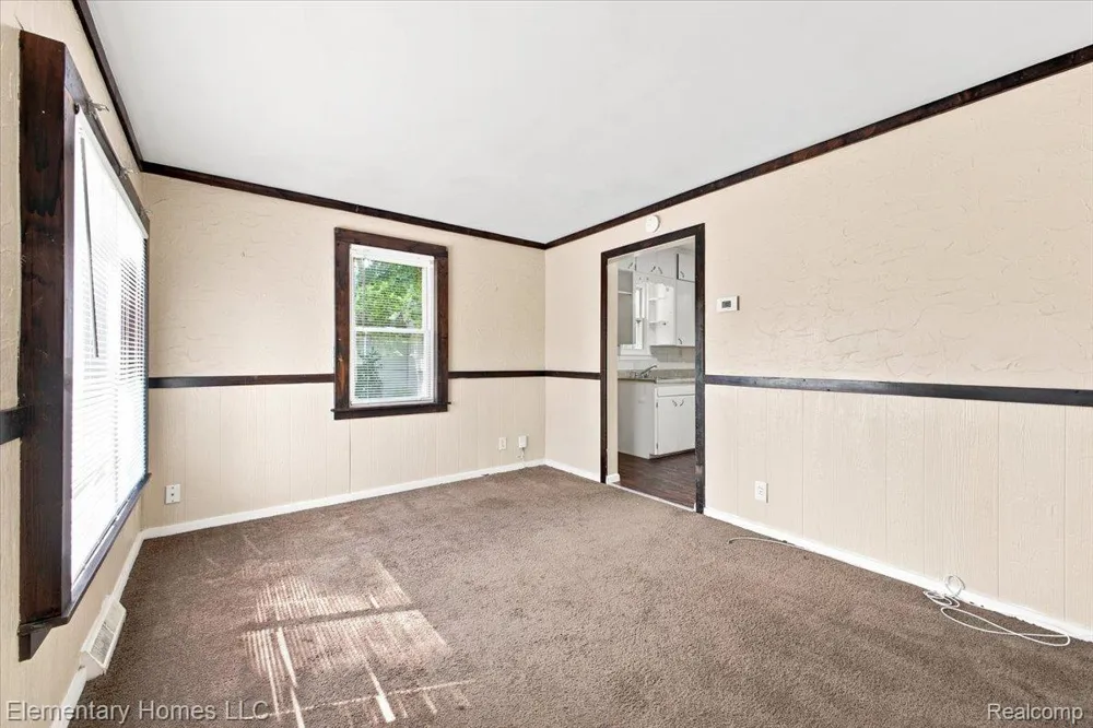 31709 Grove Fraser City, MI 48026