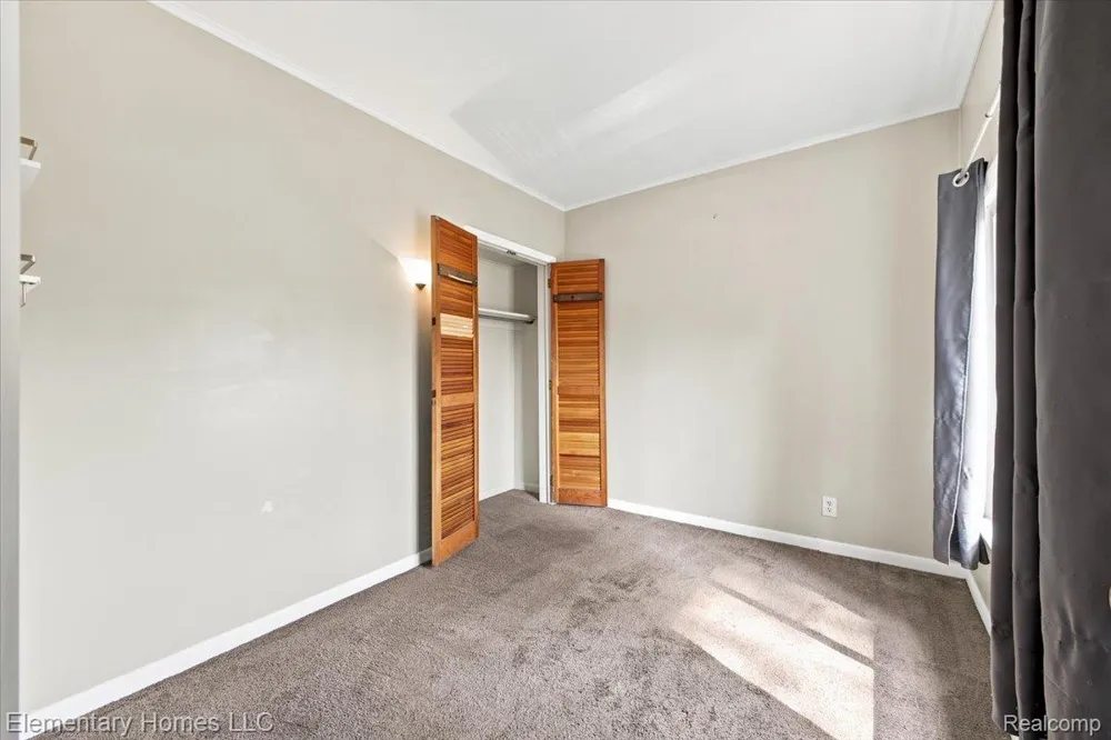 31709 Grove Fraser City, MI 48026