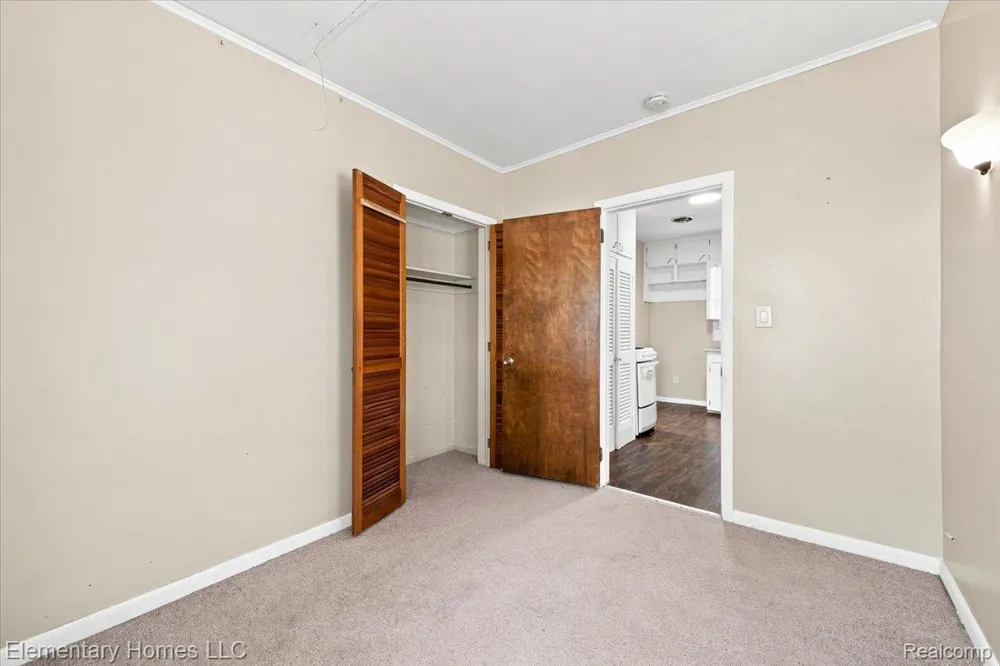 31709 Grove Fraser City, MI 48026