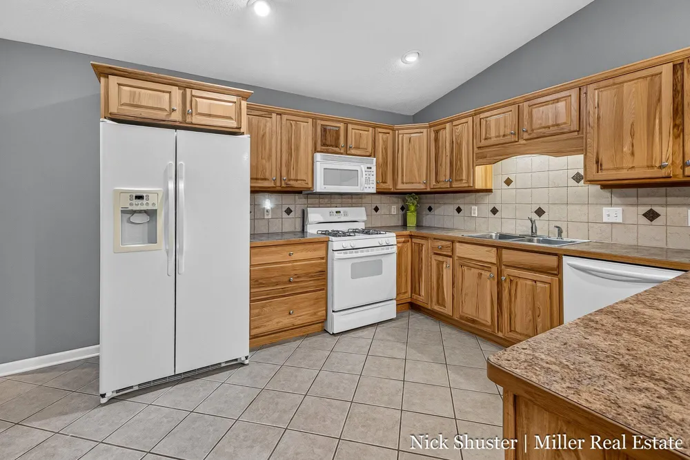 712 Riverwalk Street #11 Hastings City, MI 49058