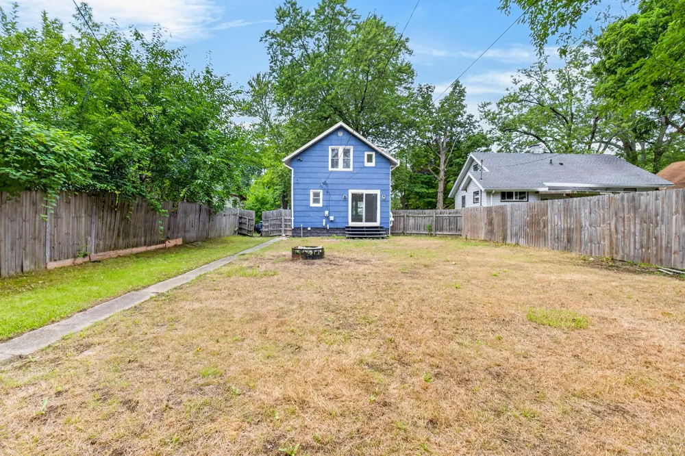 712 Fenimore Avenue Kalamazoo City, MI 49048