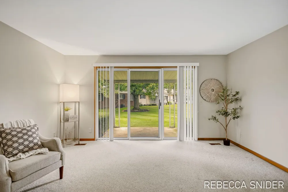 5692 Leisure S Drive SE Kentwood City, MI 49548
