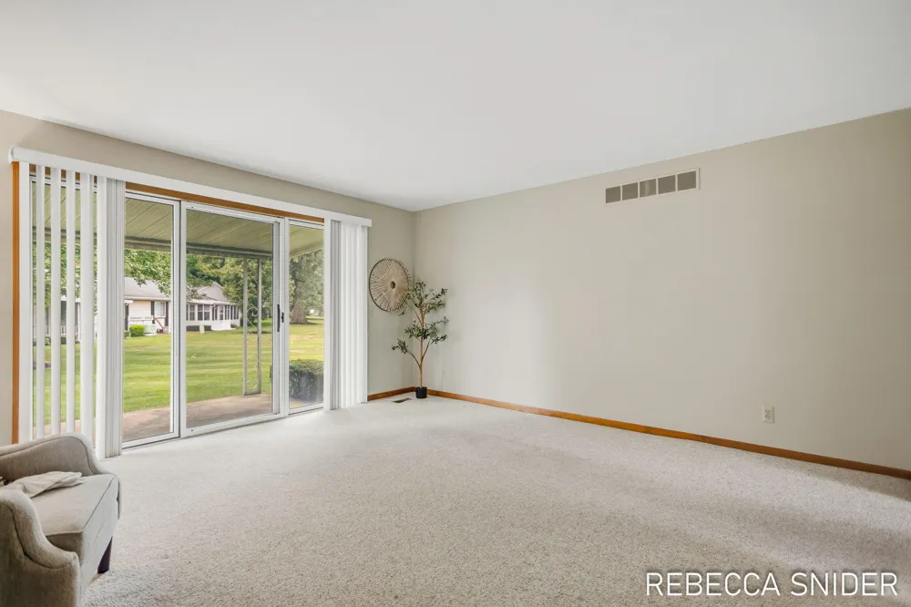 5692 Leisure S Drive SE Kentwood City, MI 49548