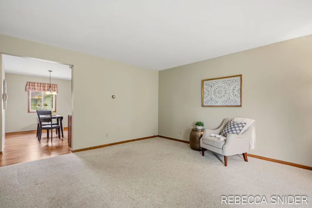 5692 Leisure S Drive SE Kentwood City, MI 49548