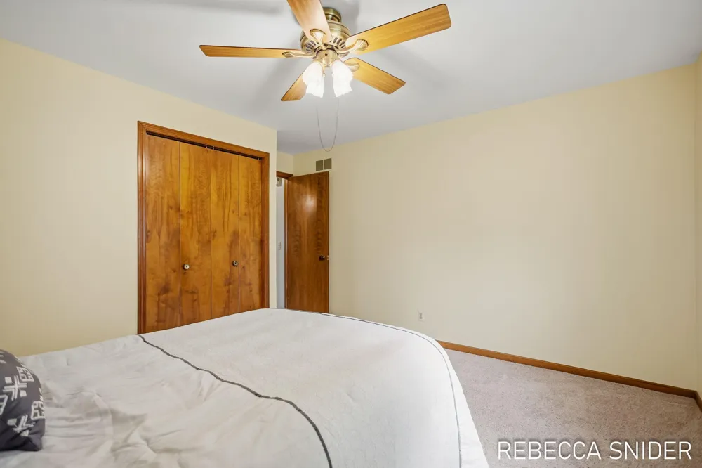 5692 Leisure S Drive SE Kentwood City, MI 49548