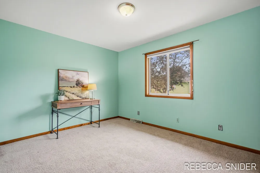 5692 Leisure S Drive SE Kentwood City, MI 49548