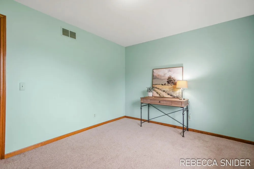 5692 Leisure S Drive SE Kentwood City, MI 49548