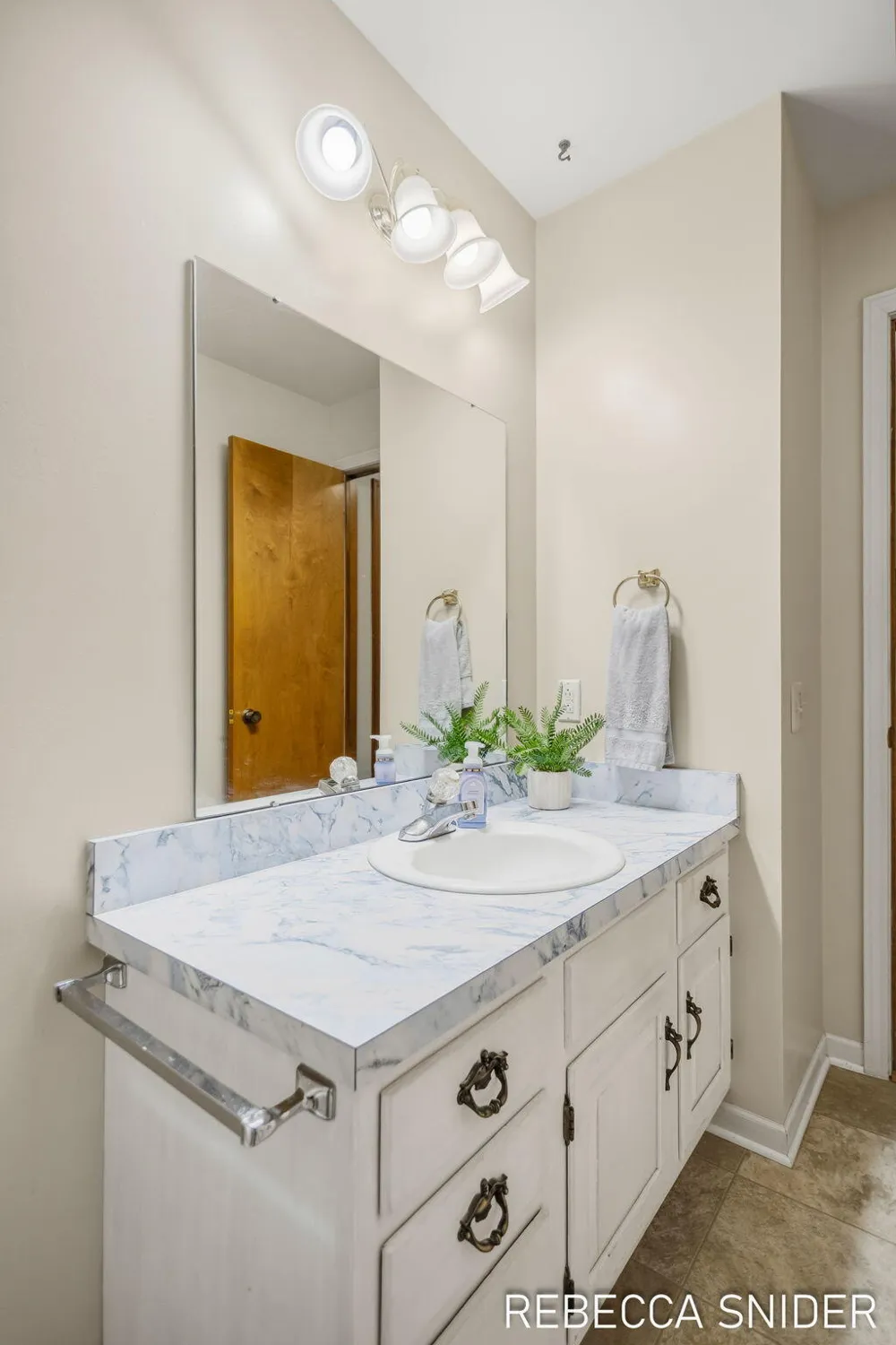5692 Leisure S Drive SE Kentwood City, MI 49548