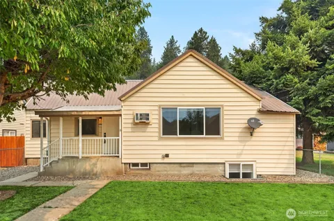 403 E 3rd Street