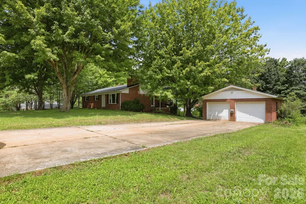 2613 26th Avenue NE Hickory, NC 28601