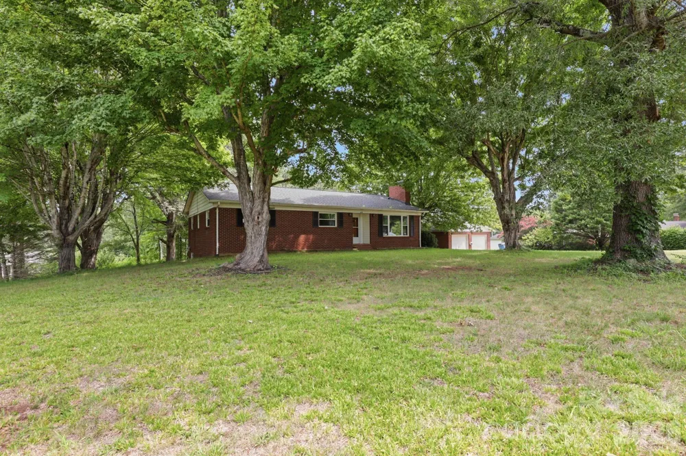 2613 26th Avenue NE Hickory, NC 28601