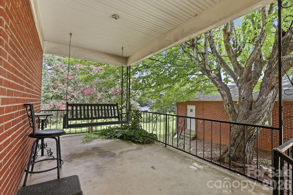 2613 26th Avenue NE Hickory, NC 28601