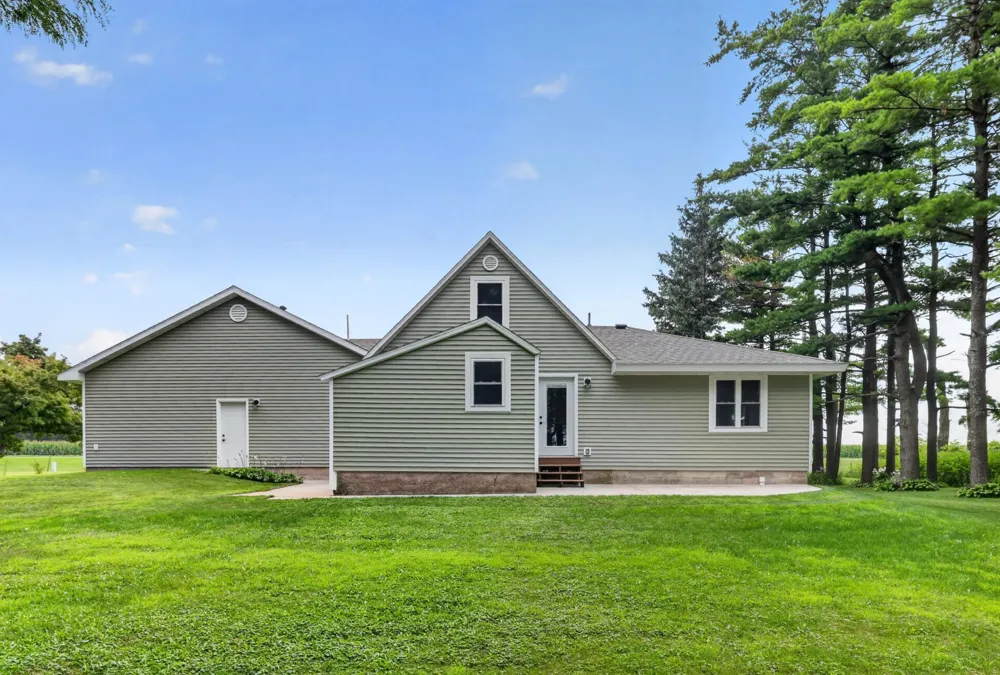 15832 585th Street Claremont, MN 55924