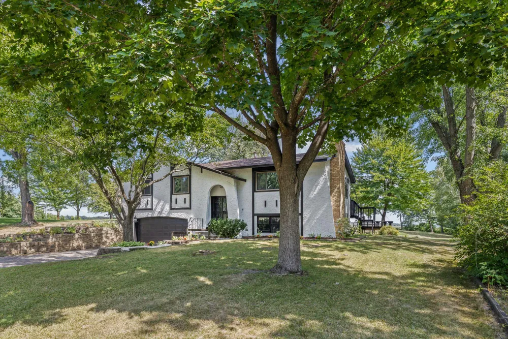 1835 214th Avenue NE East Bethel, MN 55011