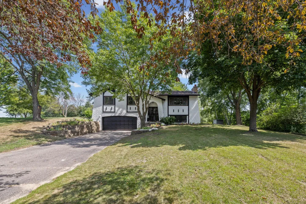 1835 214th Avenue NE East Bethel, MN 55011
