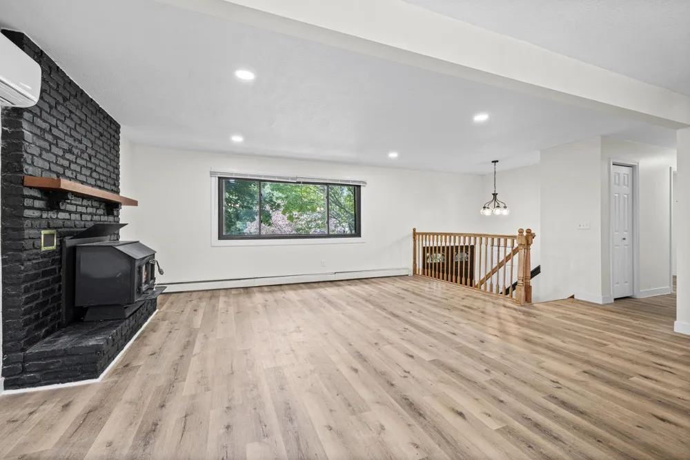 1835 214th Avenue NE East Bethel, MN 55011