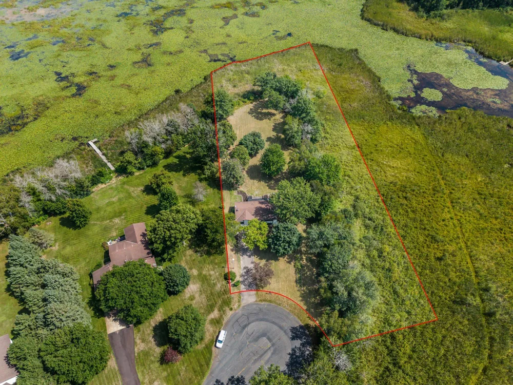 1835 214th Avenue NE East Bethel, MN 55011
