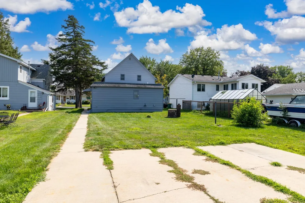 210 W Church Street Belle Plaine, MN 56011