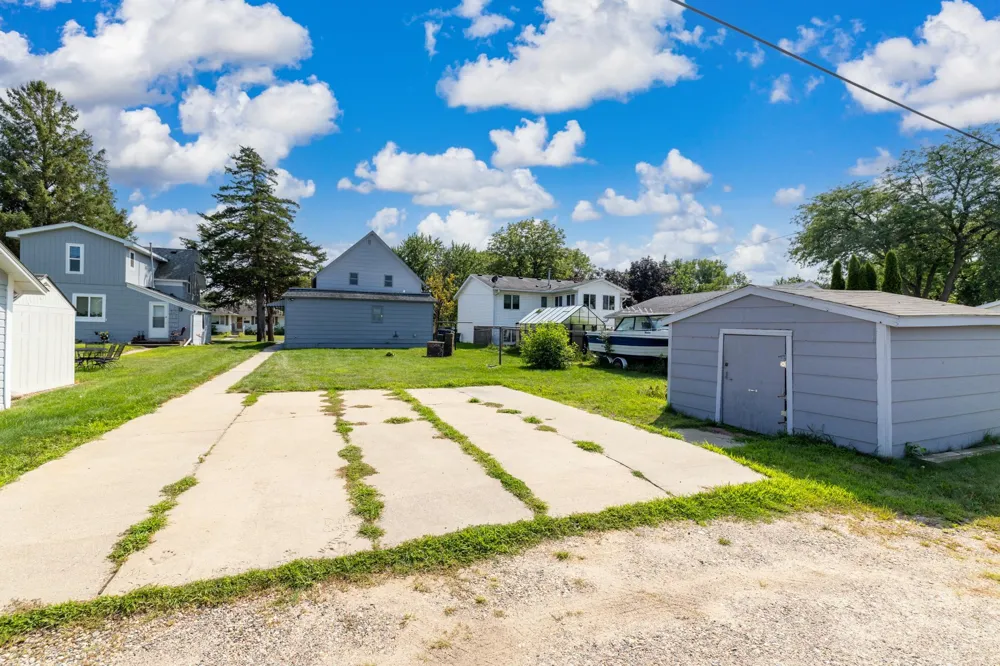 210 W Church Street Belle Plaine, MN 56011