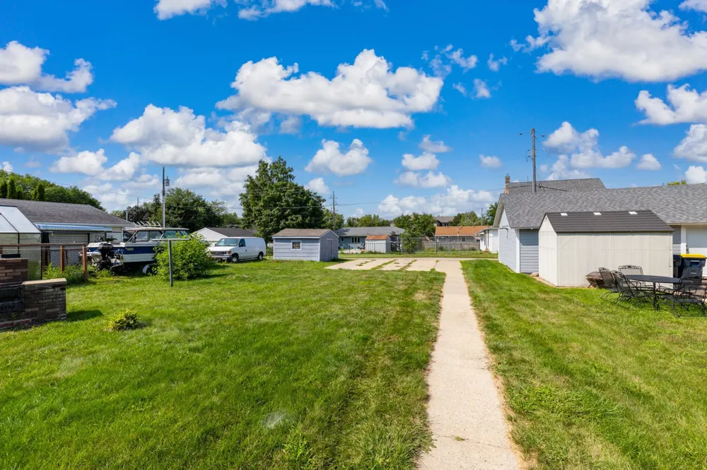 210 W Church Street Belle Plaine, MN 56011