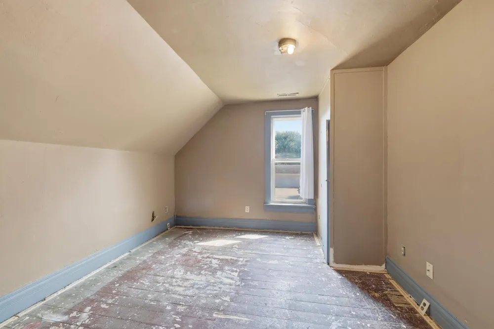 210 W Church Street Belle Plaine, MN 56011