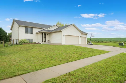 1440 Sun Rise Drive NE