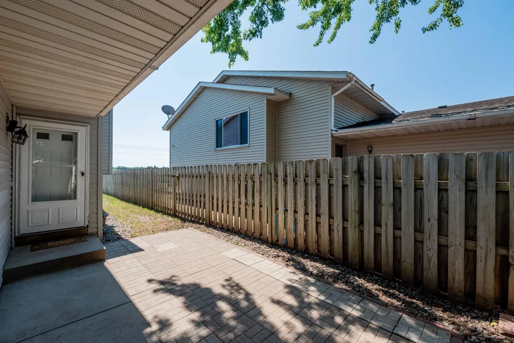 557 Kendall Drive Hastings, MN 55033