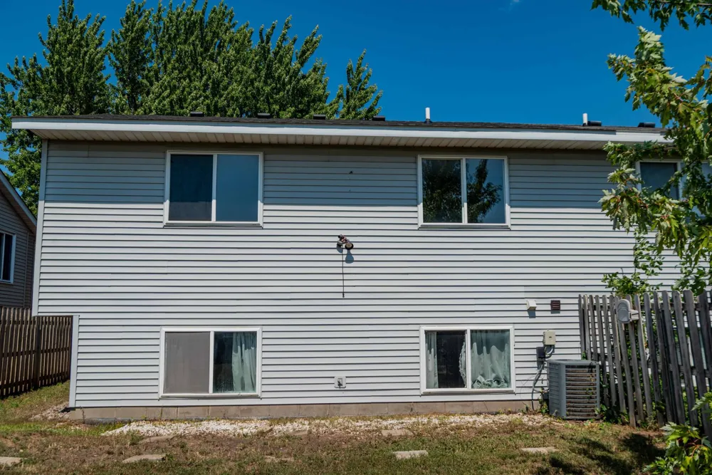 557 Kendall Drive Hastings, MN 55033