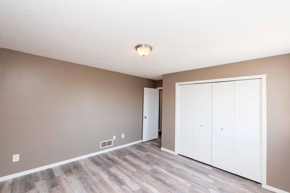 557 Kendall Drive Hastings, MN 55033