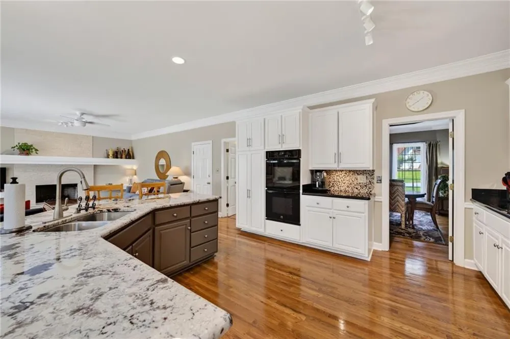 5535 Grove Point Road Johns Creek, GA 30022