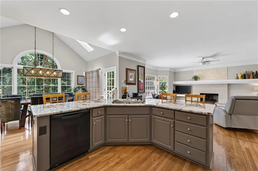 5535 Grove Point Road Johns Creek, GA 30022