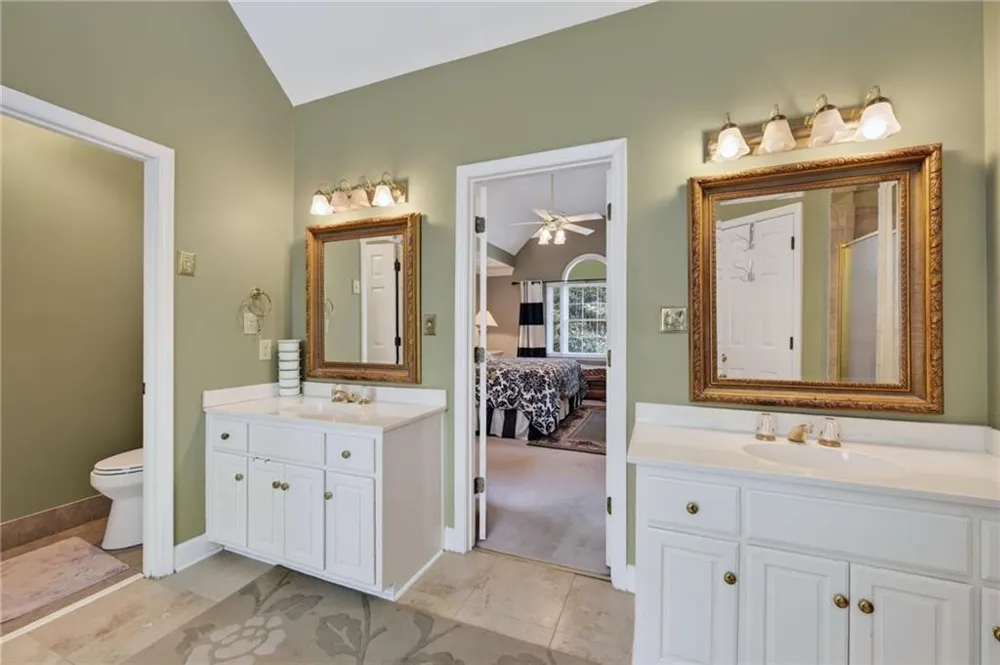 5535 Grove Point Road Johns Creek, GA 30022